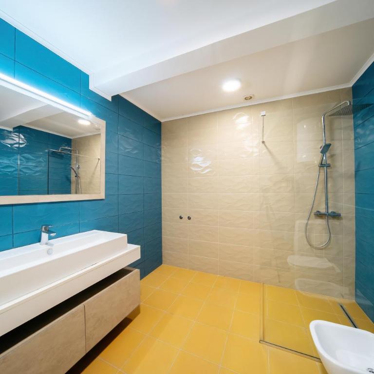 Budva Gate - Three-Bedroom Apartment - 12