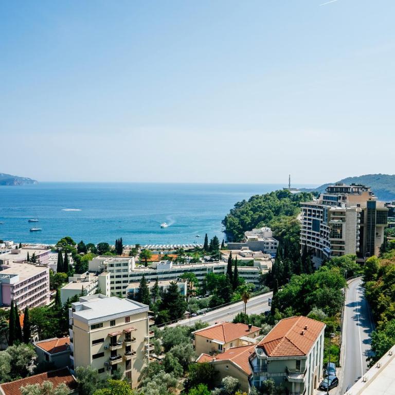 Budva Gate - Three-Bedroom Apartment - 23