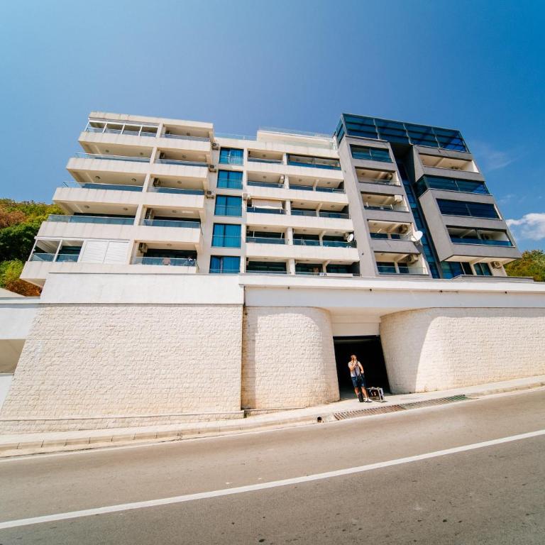 Budva Gate - Three-Bedroom Apartment - 44