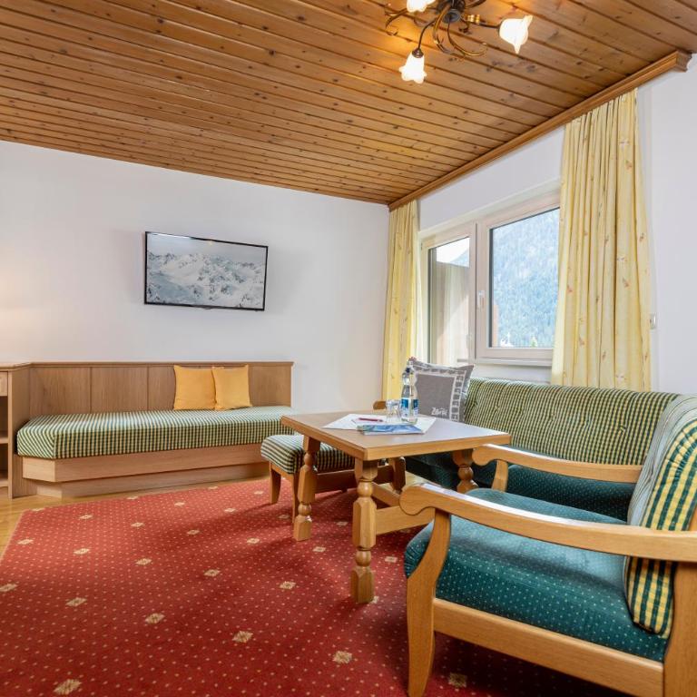 Appart & Hotel Garni Villa Knauer - Dreibettzimmer mit Bad - 5