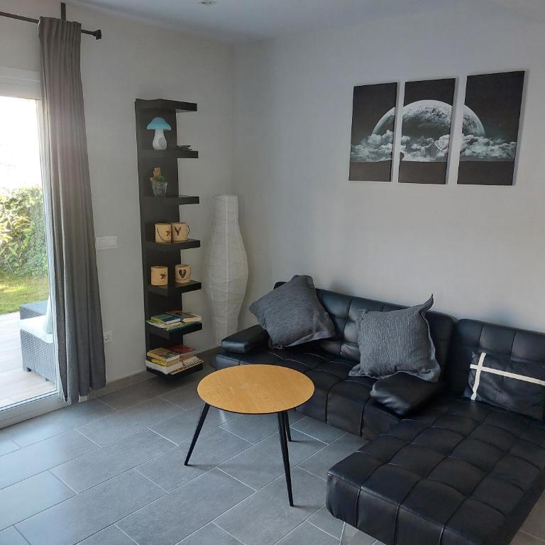 modern holiday apartment with private pool - Apartamento - 2