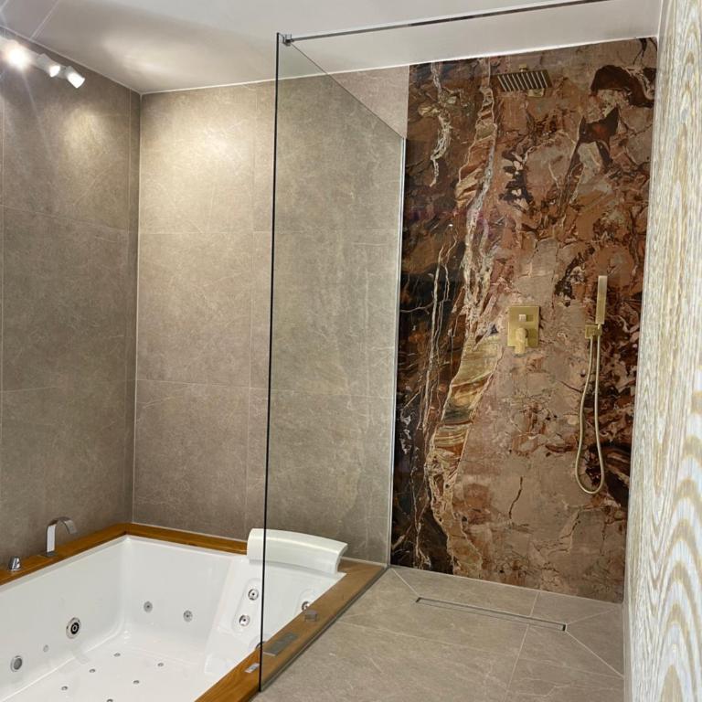 Cannatella's Mansion - Queen Suite with Spa Bath - 1