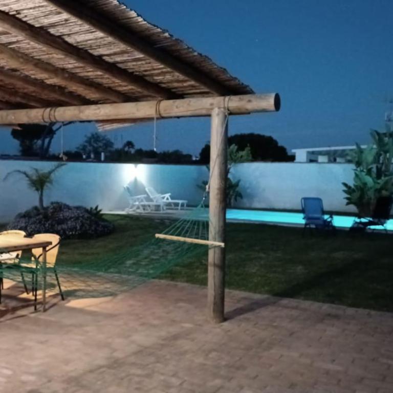 Las Casitas de la Barrosa con jardín y piscina - Casa - 45
