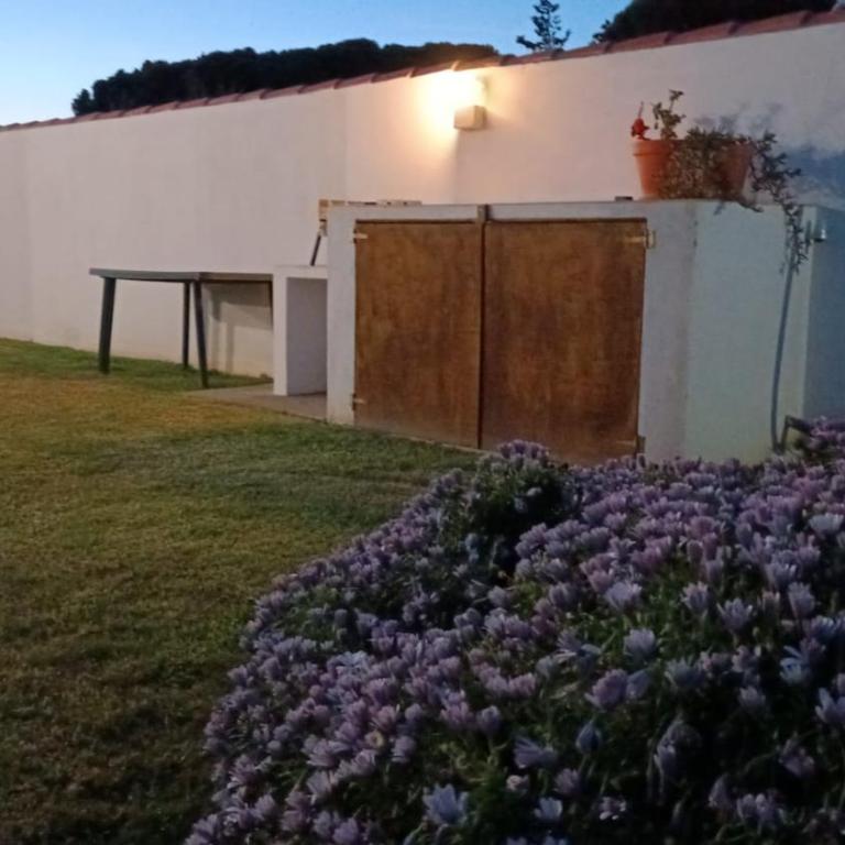 Las Casitas de la Barrosa con jardín y piscina - Casa - 48