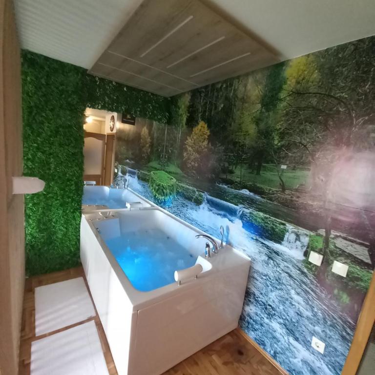 JACUZZI for RELAX - HOLLYWOOD Apartment, STUP, Sarajevo - Deluxe Apartment - 81