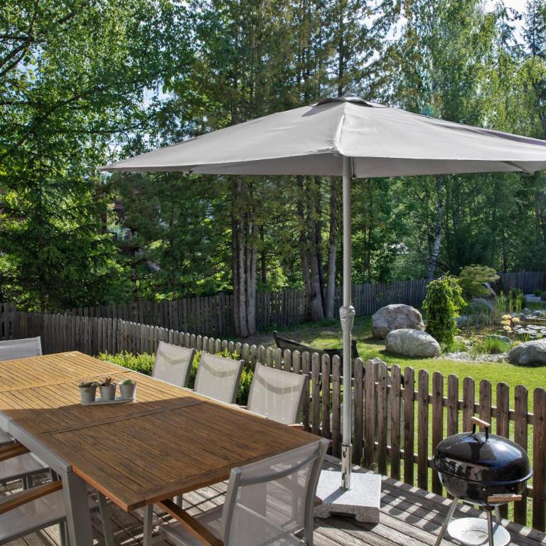 Das Dorf in der Stadt - Exklusives Chalet mit 5 Schlafzimmern, Balkon und Terrasse A - 17