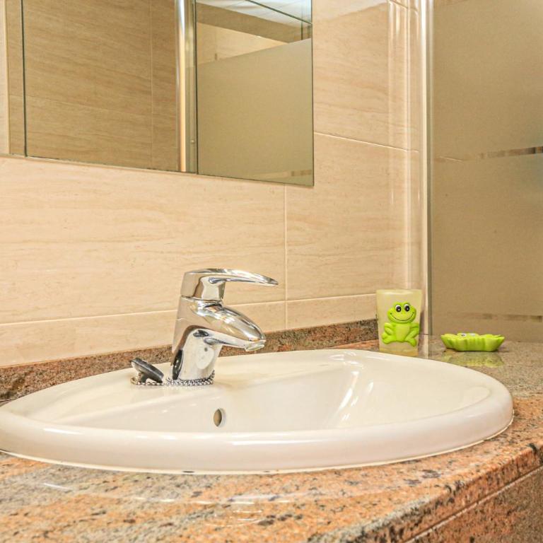 LITORAL COSTA DORADA - ESQUIROL Only families - Apartamento con vistas a la piscina - 18
