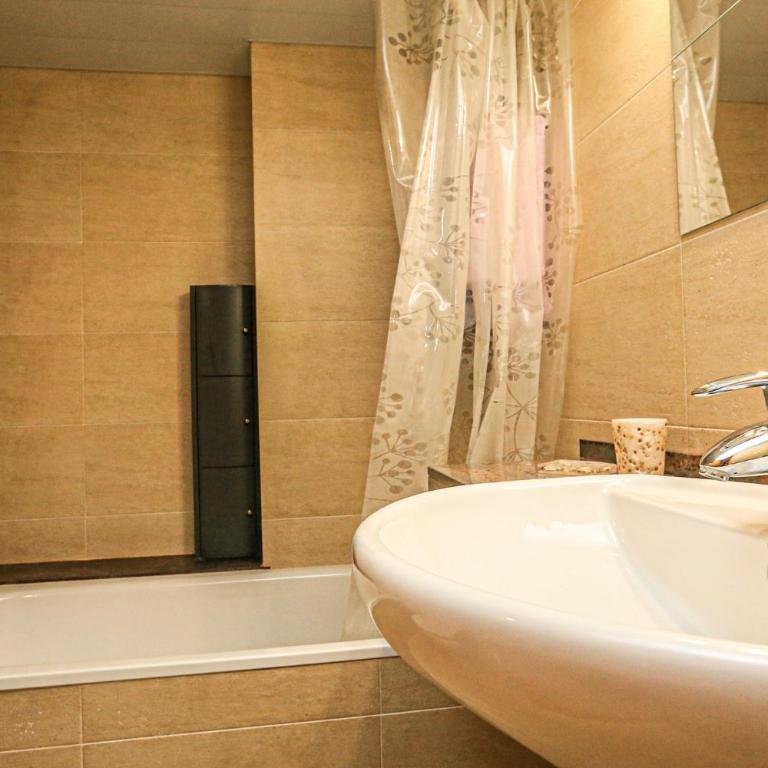 LITORAL COSTA DORADA - ESQUIROL Only families - Apartamento con vistas a la piscina - 23