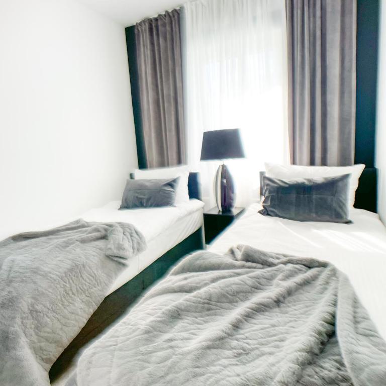 MAIER Suite Nürnberg - E02 - Balkon - Parkplatz - 24h Self Check-in - Two-Bedroom Apartment - 5