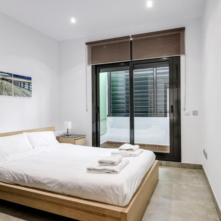 Urban Flats Vallirana - Two-Bedroom Apartment - 3