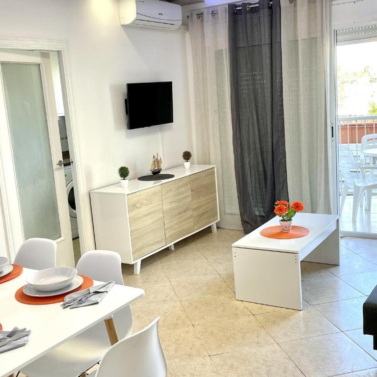 APARTBEACH FLUROMAR RELAX y CLIMATIZADO - Apartamento con vistas a la piscina - 2
