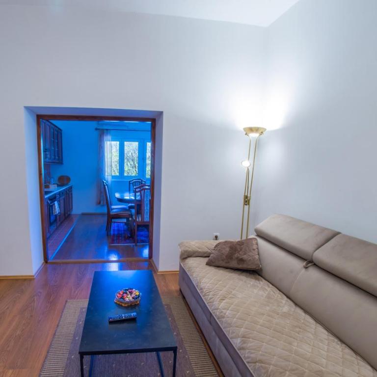 Central train station apartment - One-Bedroom Apartment - 21