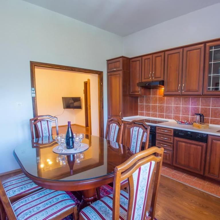 Central train station apartment - One-Bedroom Apartment - 16