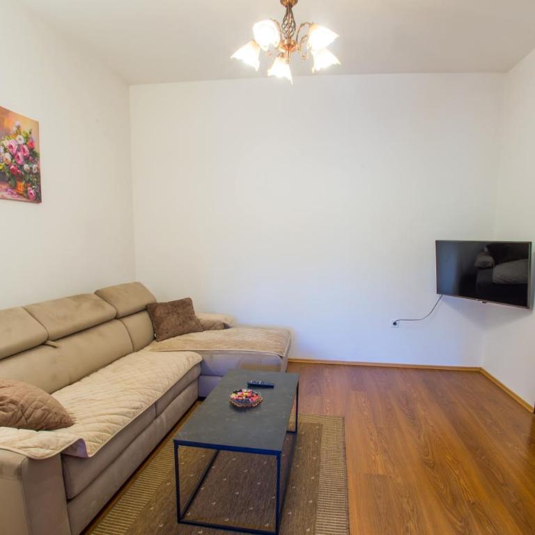 Central train station apartment - One-Bedroom Apartment - 2