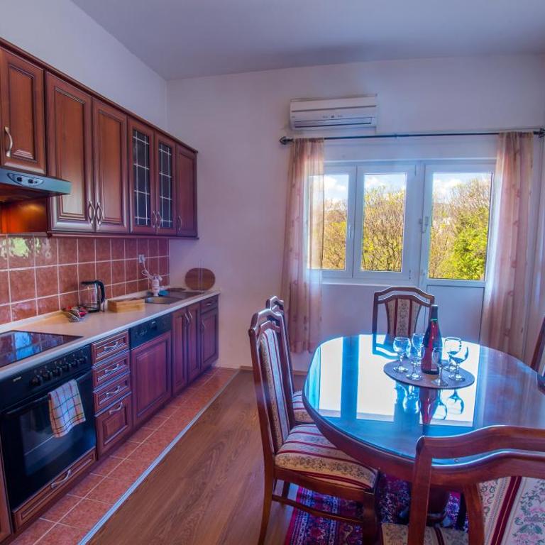 Central train station apartment - One-Bedroom Apartment - 1