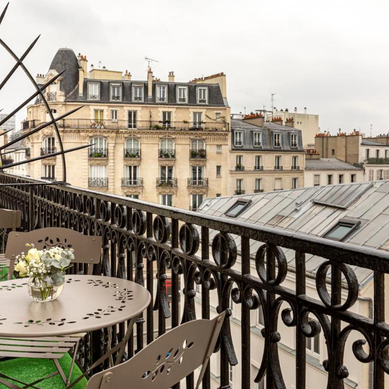 Splendid Hôtel - Habitación Triple con vistas a la torre Eiffel - 4