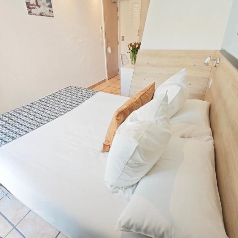 HOTEL DES CALANQUES Port de Cassis - Chambre Double avec Balcon - 8