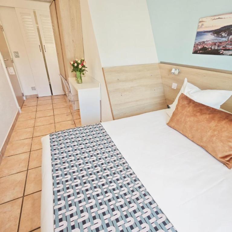 HOTEL DES CALANQUES Port de Cassis - Chambre Double avec Balcon - 12