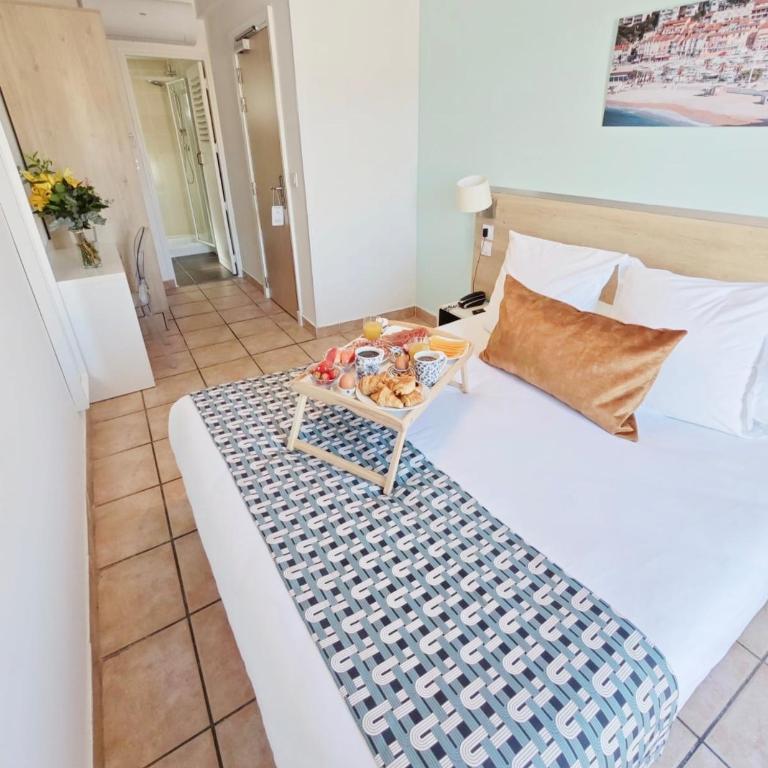 HOTEL DES CALANQUES Port de Cassis - Chambre Double Supérieure - 11