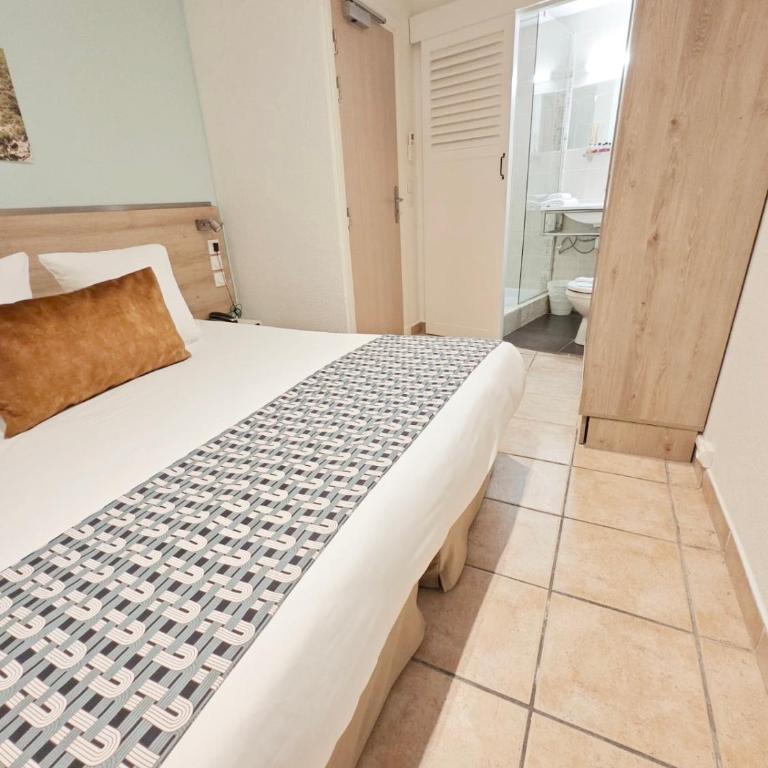 HOTEL DES CALANQUES Port de Cassis - Chambre Double ou Lits Jumeaux Standard sans balcon ni fenêtre - 6