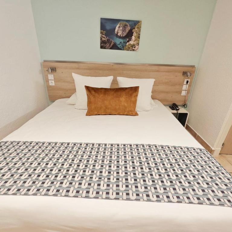 HOTEL DES CALANQUES Port de Cassis - Chambre Double ou Lits Jumeaux Standard sans balcon ni fenêtre - 4