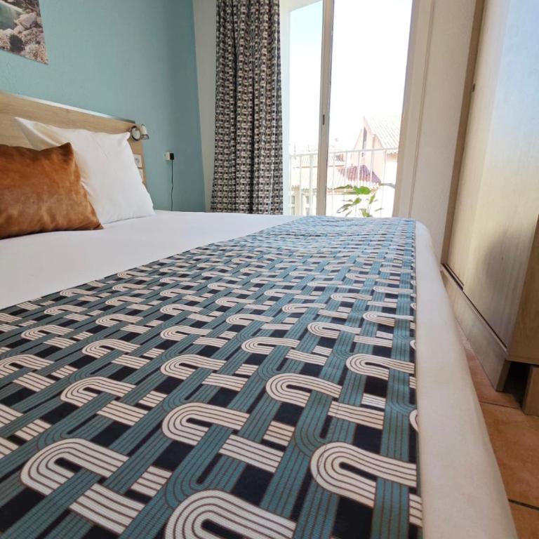 HOTEL DES CALANQUES Port de Cassis - Chambre Lits Jumeaux - 8
