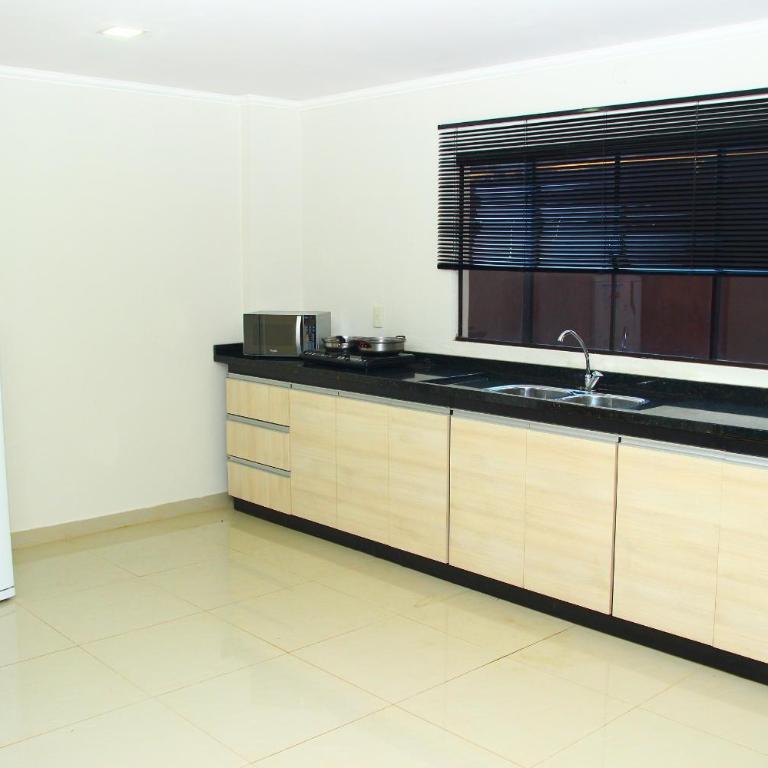 Hotel Puesta del Sol - Apartamento de 3 dormitorios con balcón - 1