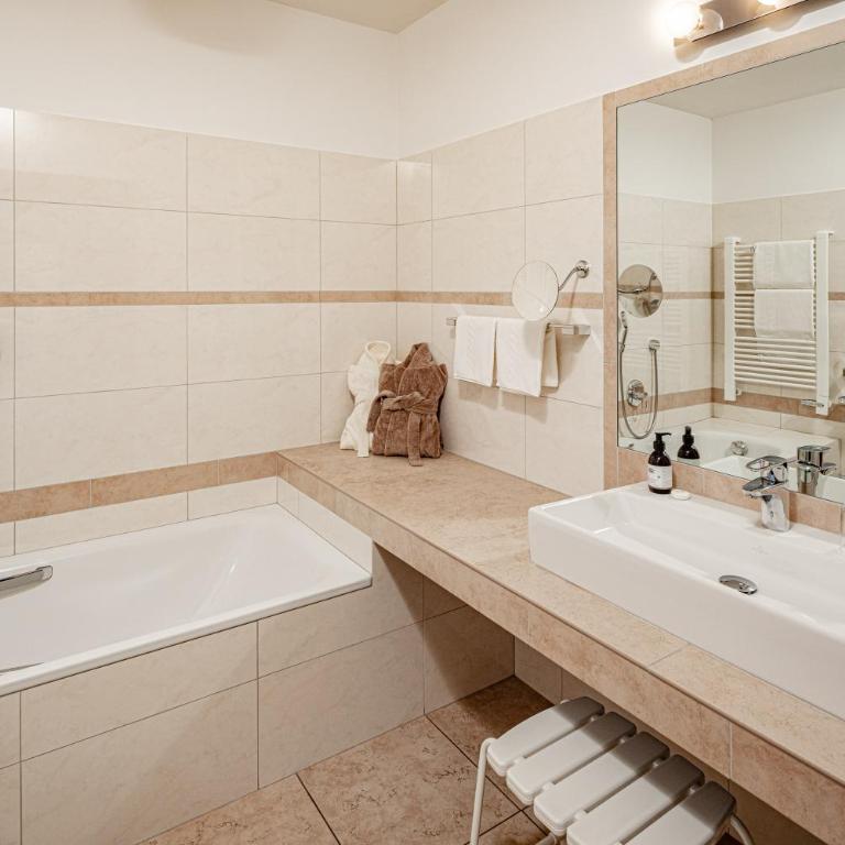 Hotel Haus am Hang - Junior Suite con Balcone - 6