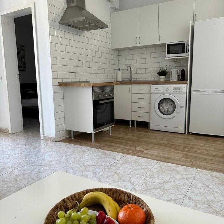 Pool view apartment Primavera - One-Bedroom Apartment - 12