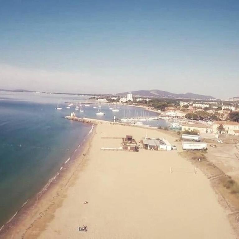 110 M2 de terras vue mer, pieds dans l eau pour 6 pers maxi avec clim et wifi fibre avec 390 places de PARKING GRATUITES à proximité - Appartement 2 Chambres - 43