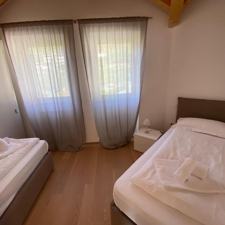 Residence La Villa Tignale - Suite Deluxe con Vasca Idromassaggio - 8