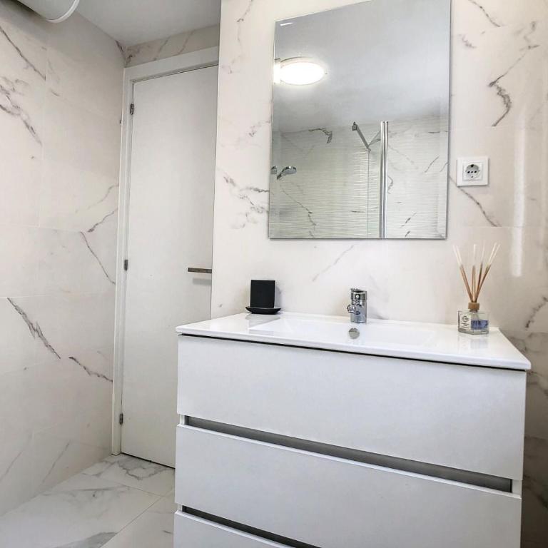 Urban&Vacay! Suite - Torremolinos City Centre - One-Bedroom Apartment - 11