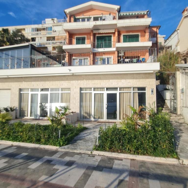 Giorgia's view - One-Bedroom Apartment - 14