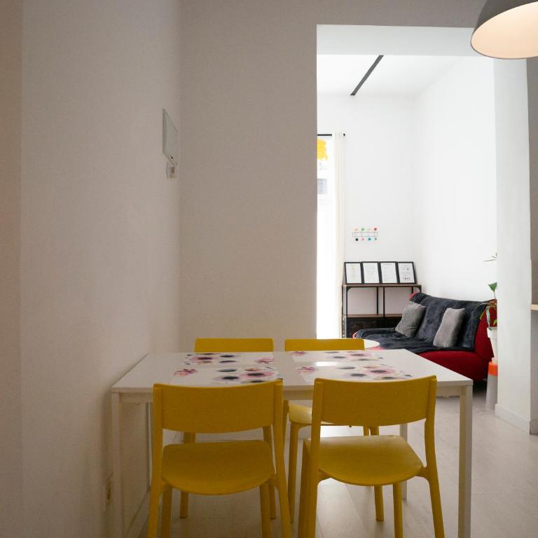MEZZANINE YELLOW - One-Bedroom Apartment - 9