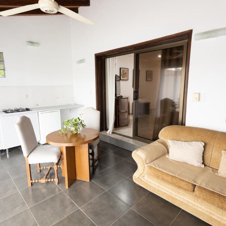 Terrazas Vista Verde - Suite con cama extragrande y vistas a la piscina - 5