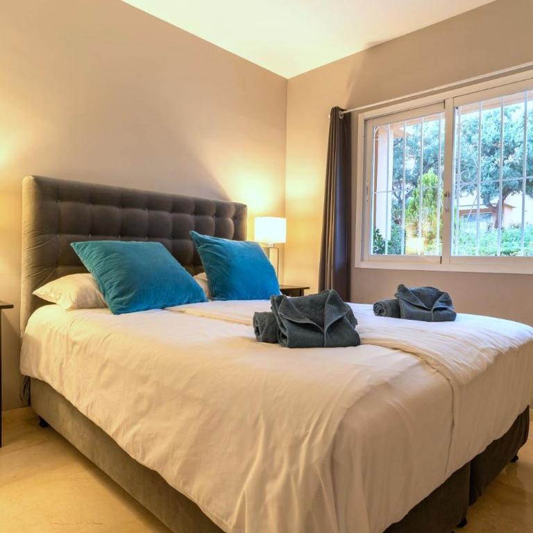 Stunning modern holiday Home Los Jardines de Santa Maria Golf, Elviria, Marbella - Two-Bedroom Apartment - 3