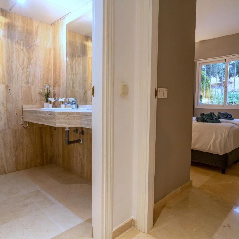Stunning modern holiday Home Los Jardines de Santa Maria Golf, Elviria, Marbella - Two-Bedroom Apartment - 35