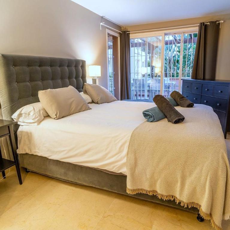 Stunning modern holiday Home Los Jardines de Santa Maria Golf, Elviria, Marbella - Two-Bedroom Apartment - 38