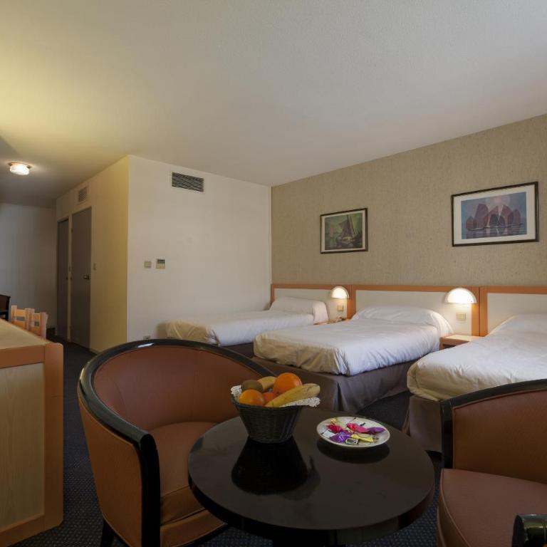 Hôtel Paradis - Chambre Familiale (2 Adultes + 1 Enfant) - 1