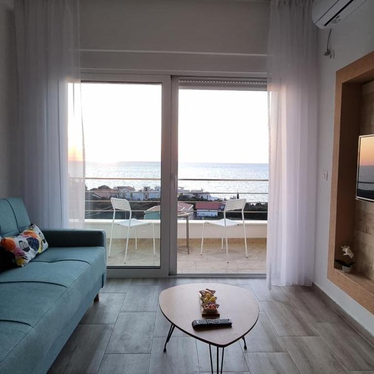 Cold Bay Mansion Luxury Sea View Suites - One-Bedroom Apartment - 11