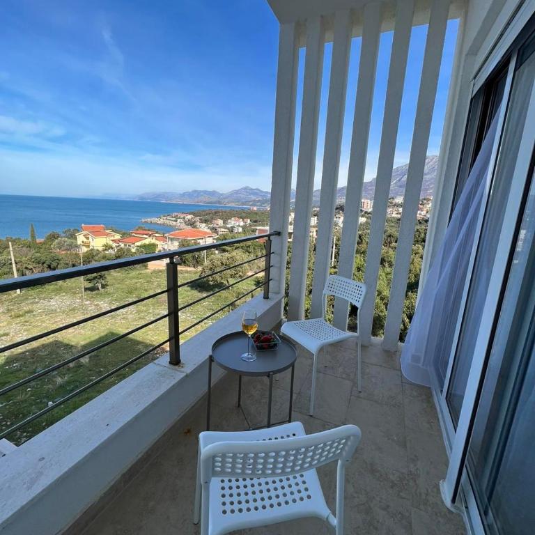 Cold Bay Mansion Luxury Sea View Suites - One-Bedroom Apartment - 34