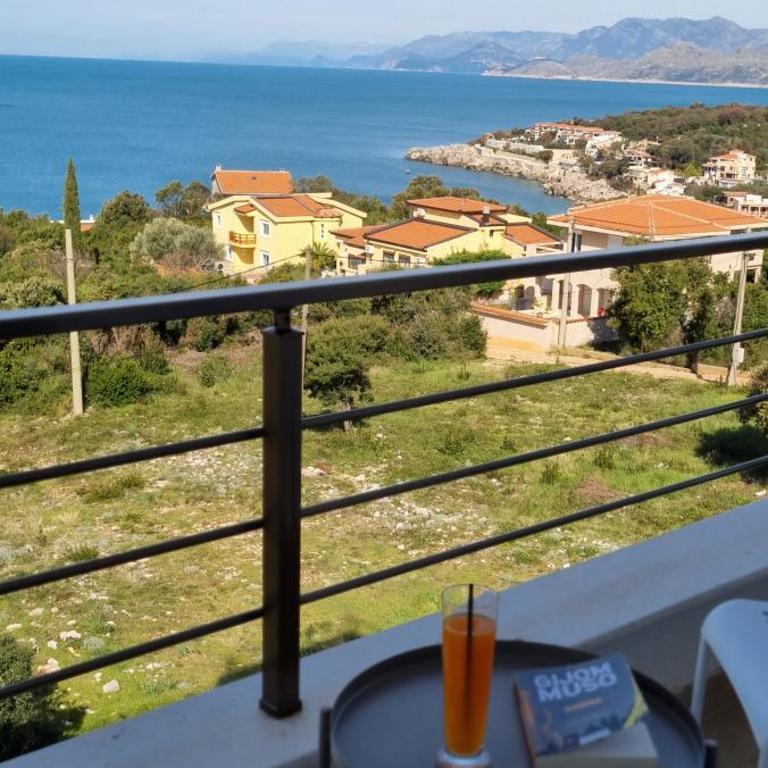 Cold Bay Mansion Luxury Sea View Suites - One-Bedroom Apartment - 35