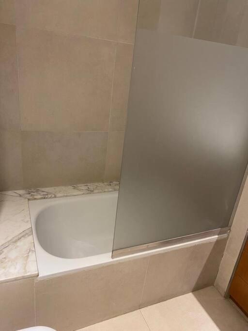 Departamento para 4 personas, con cochera, a metros del centro de la ciudad - Apartamento de 1 dormitorio - 6