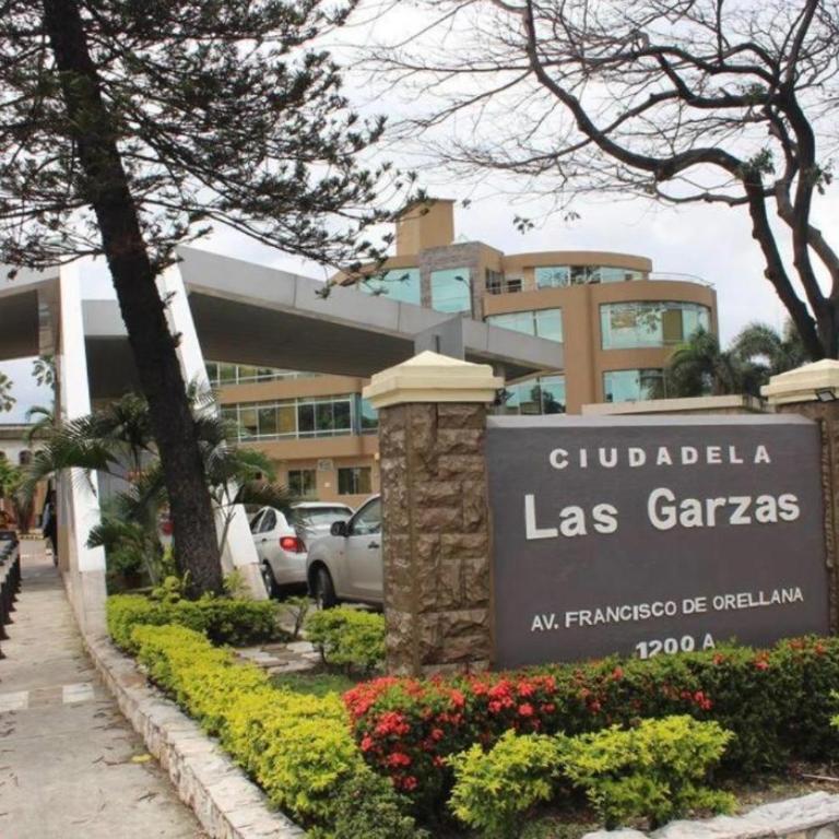 Suite Ejecutiva junto al San Marino Shoping - Apartamento de 1 dormitorio - 6