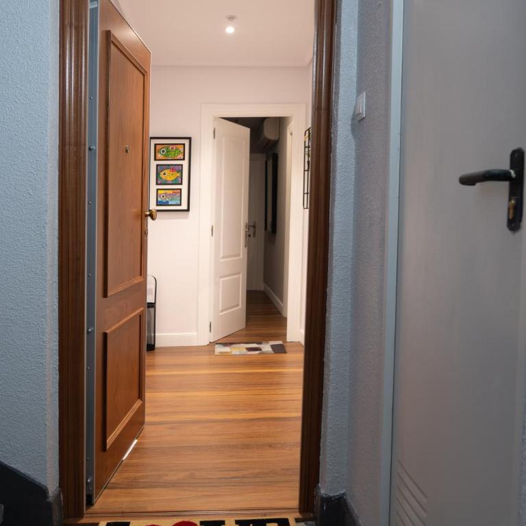 Ok Bilbao - Three-Bedroom Apartment - 41