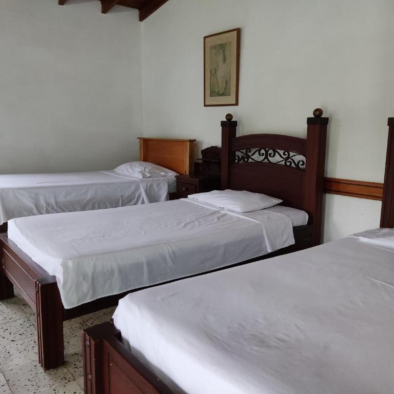 Hosteria Puerta del Nus - Habitación Familiar Superior - 7