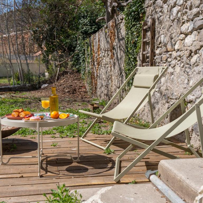 Appartement T3 63m2 - L'Atypique et son Jardin de 350m2 au cœur de Digne - Appartement - Vue sur Jardin - 17