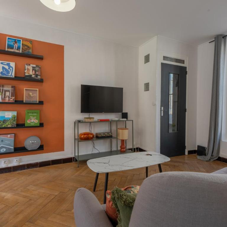 Appartement T3 63m2 - L'Atypique et son Jardin de 350m2 au cœur de Digne - Appartement - Vue sur Jardin - 22