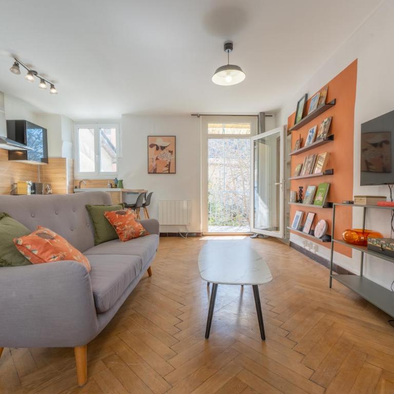 Appartement T3 63m2 - L'Atypique et son Jardin de 350m2 au cœur de Digne - Appartement - Vue sur Jardin - 20