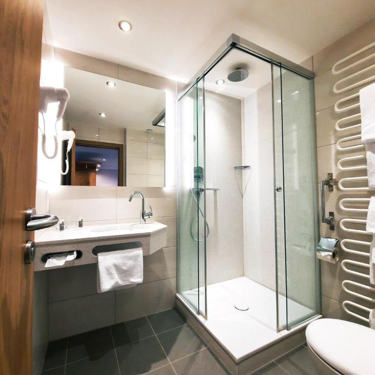Hotel Brunneck - Dreibettzimmer - 5
